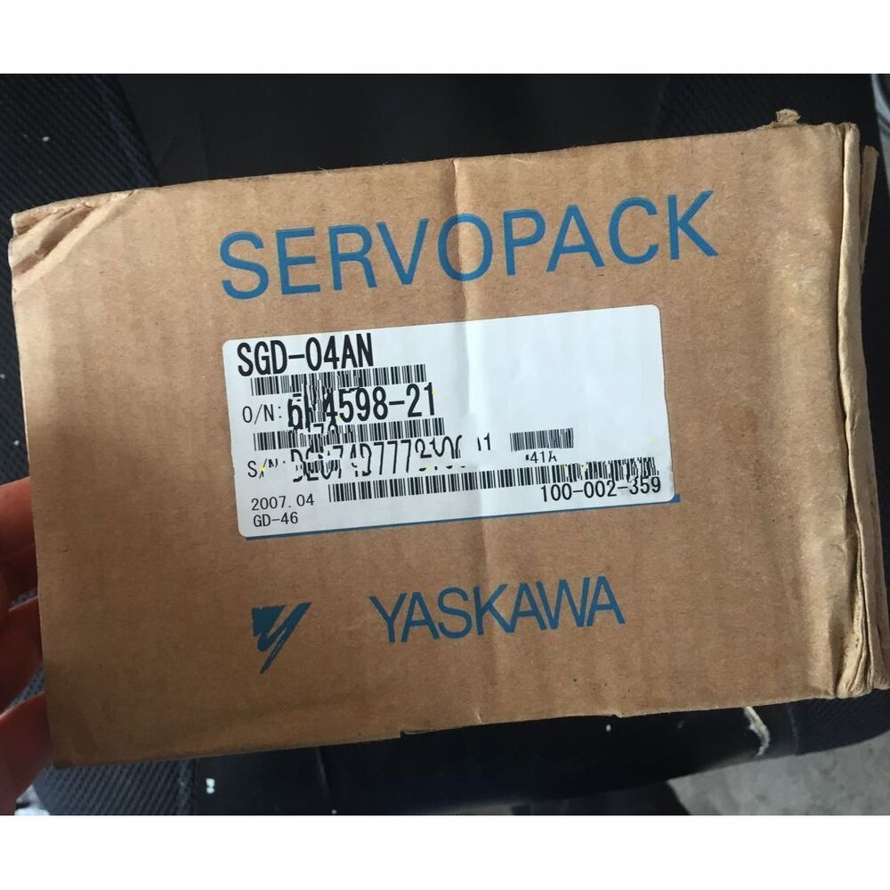 1PC New Yaskawa SGD-04AN Servo Driver Expedited Shipping SGD04AN