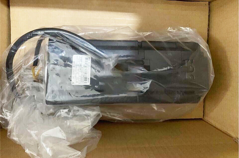 1PC New Yaskawa SGM7J-01AFA2C Servo Motor Expedited Shipping