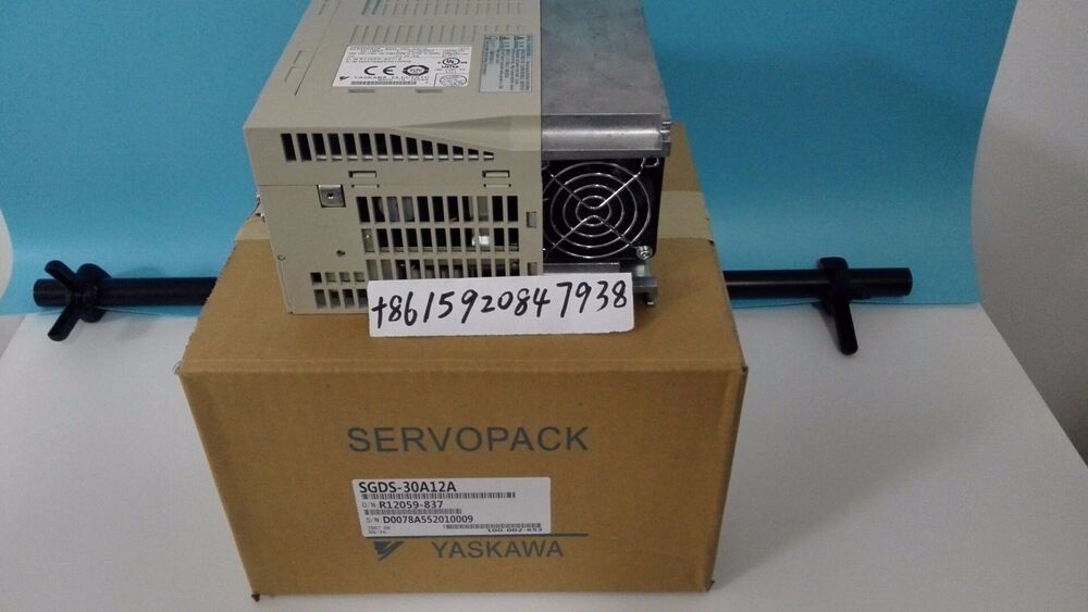 1PC NEW ORIGINAL YASKAWA AC SERVO DRIVER SGDS-30A12A SGDS30A12A FREE SHIPPING DHL / UPS / FedEx