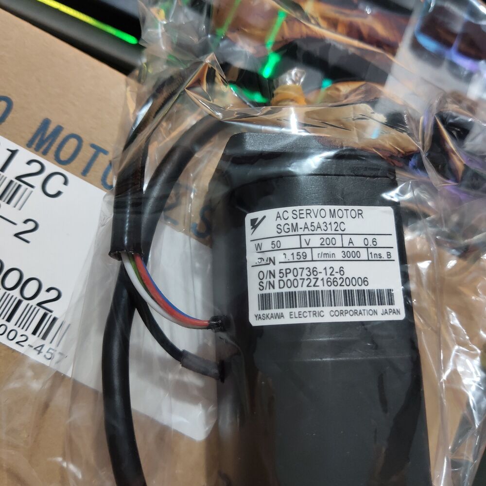 1PC New Yaskawa SGM-A5A312C Servo Motor Expedited Shipping SGMA5A312C