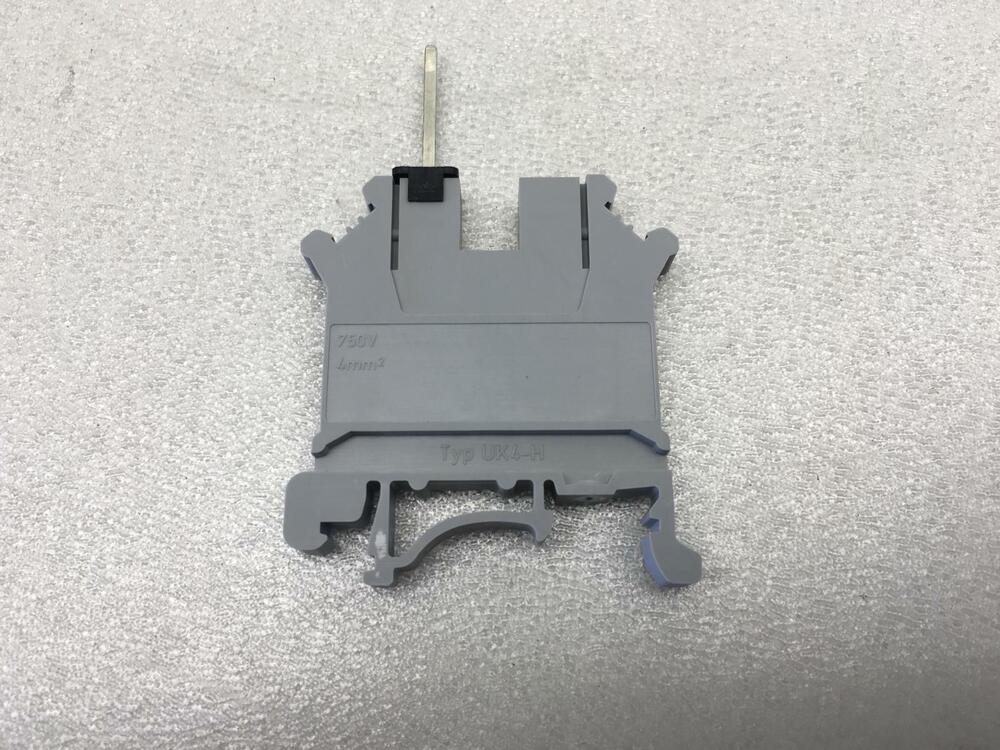 Vpe 50x Phoenix Contact through Terminal UK 4-TP 3086005 Terminal Block