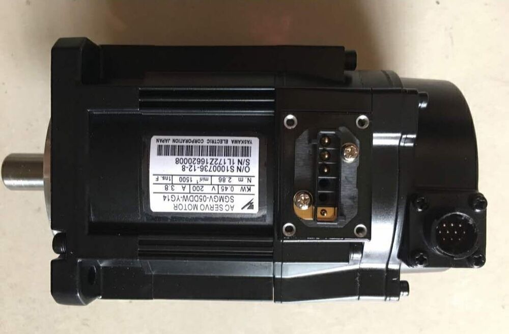 1PC New Yaskawa SGMGV-05DDW-YG14 Servo Motor Expedited Shipping