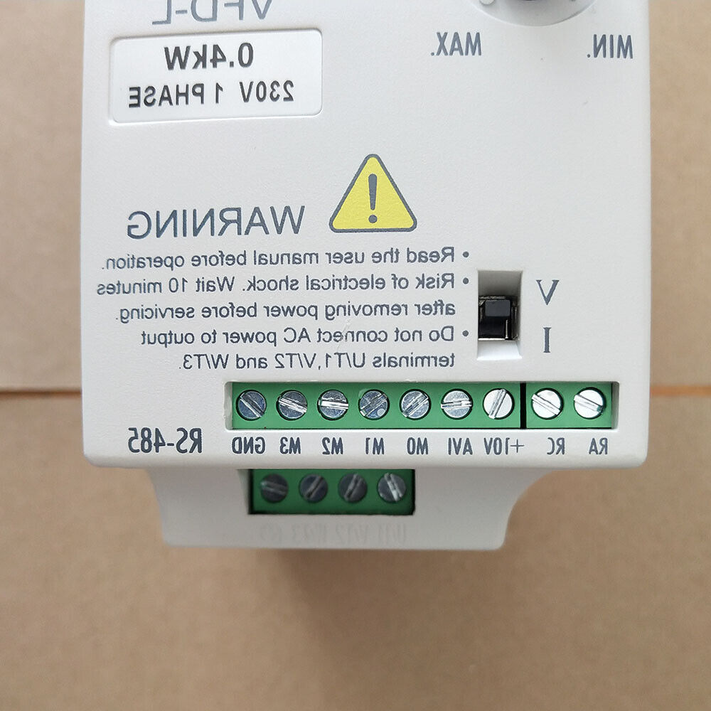 1PCS New Delta VFD004L21A 0.4KW 220V Frequency Converters Inverter Free Shipping DHL / UPS / FedEx