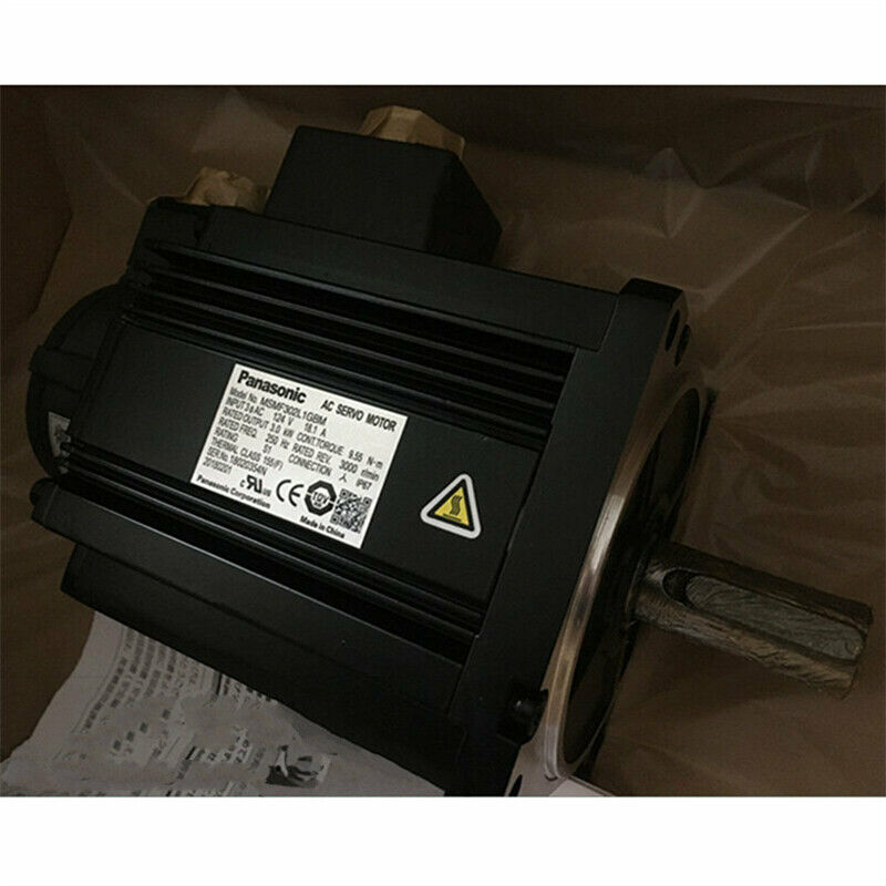 1PC New In Box Panasonic MSMF302L1G6M Servo Motor Expedited Shipping