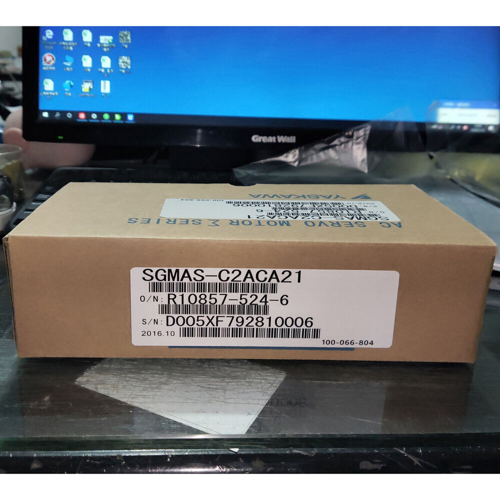 1PC New Yaskawa SGMAS-C2ACA21 Servo Motor Expedited Shipping SGMASC2ACA21