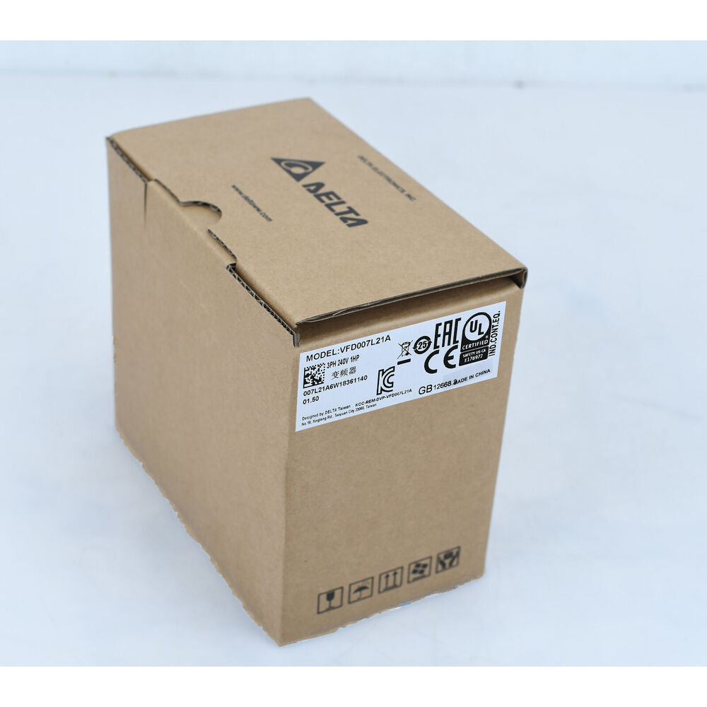 1PCS New Delta VFD007L21A Frequency Converter VFD007L21A 0.75KW 220V DHL / UPS / FedEx