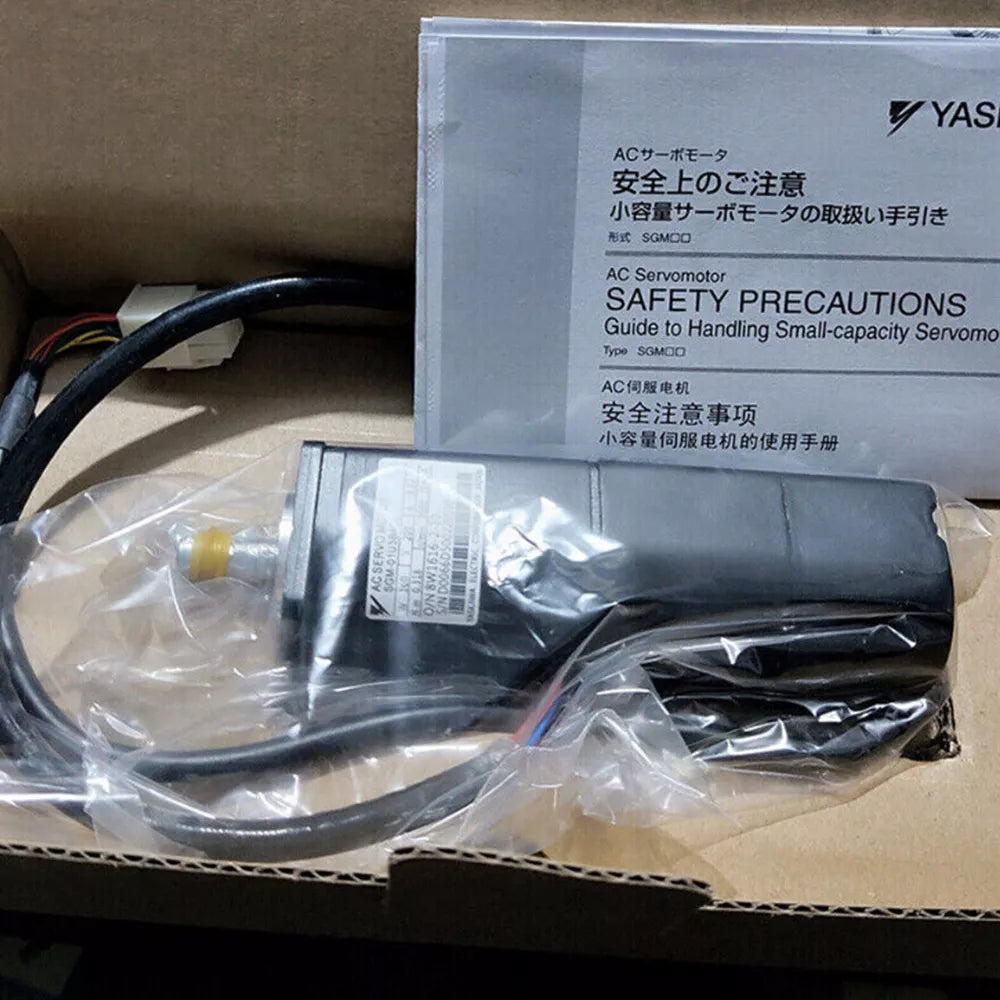 1PC New Yaskawa SGM-A3B312 Servo Motor Expedited Shipping SGMA3B312