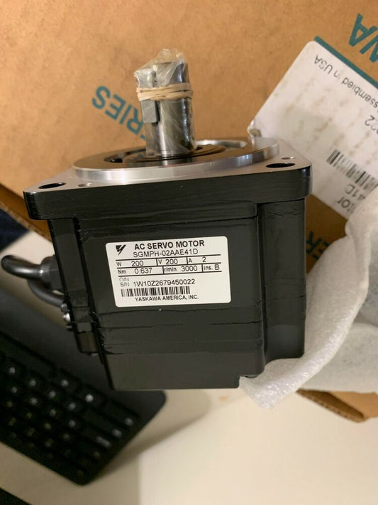 1PC New Yaskawa SGMPH-02AAE41D Servo Motor Expedited Shipping