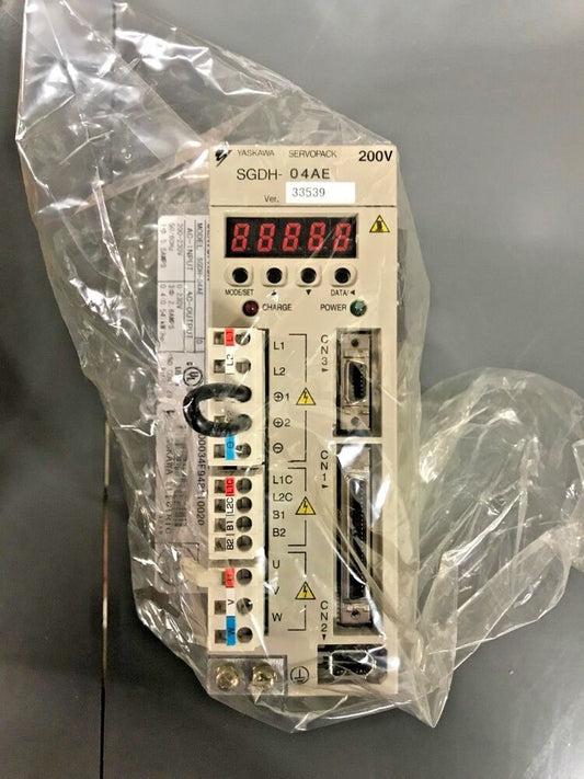 1PC Yaskawa SGDH-04AE Servo Driver SGDH04AE New In Box Expedited Shipping DHL / UPS / FedEx