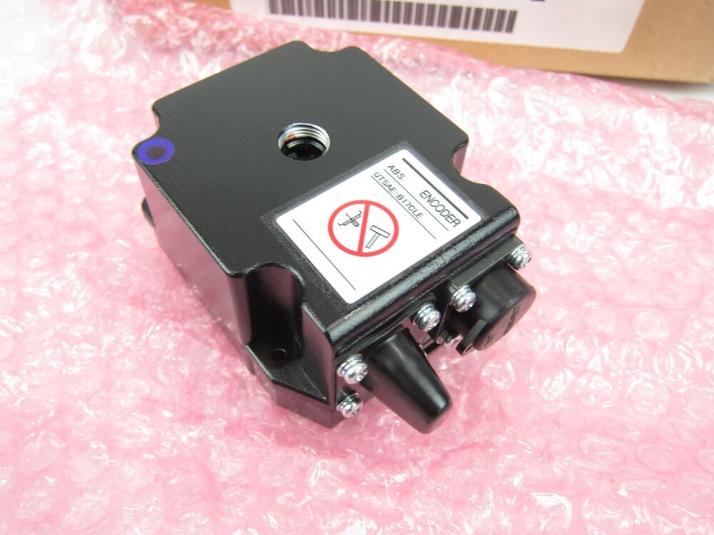 1PC New Yaskawa UTSAE-B17CL Servo Encoder UTSAEB17CL Expedited Shipping