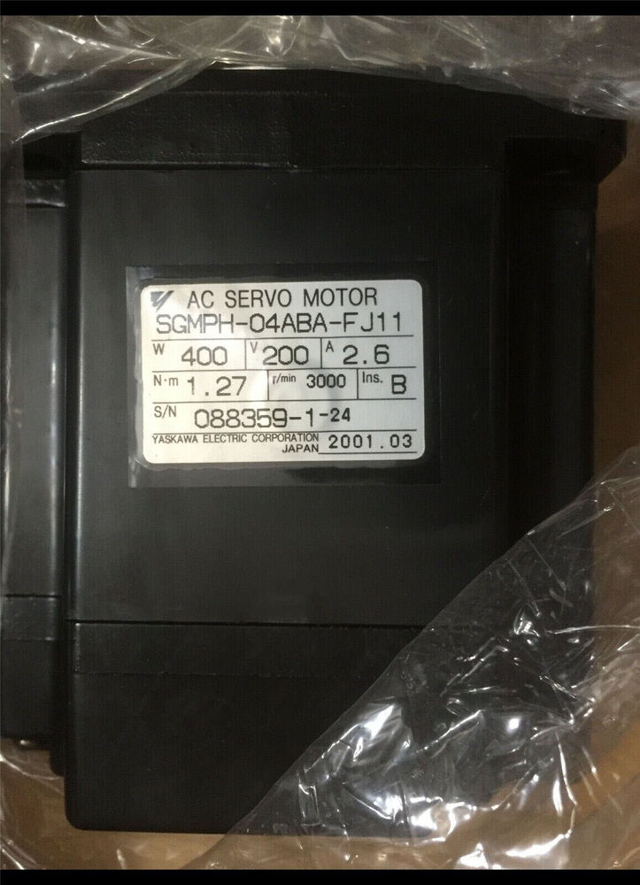 1PC New Yaskawa SGMPH-04ABA-FJ11 Servo Motor Expedited Shipping