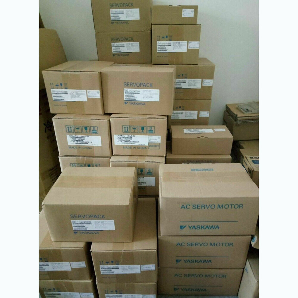 1PC New Yaskawa SGMPS-01ACA61-E Servo Motor Expedited Shipping