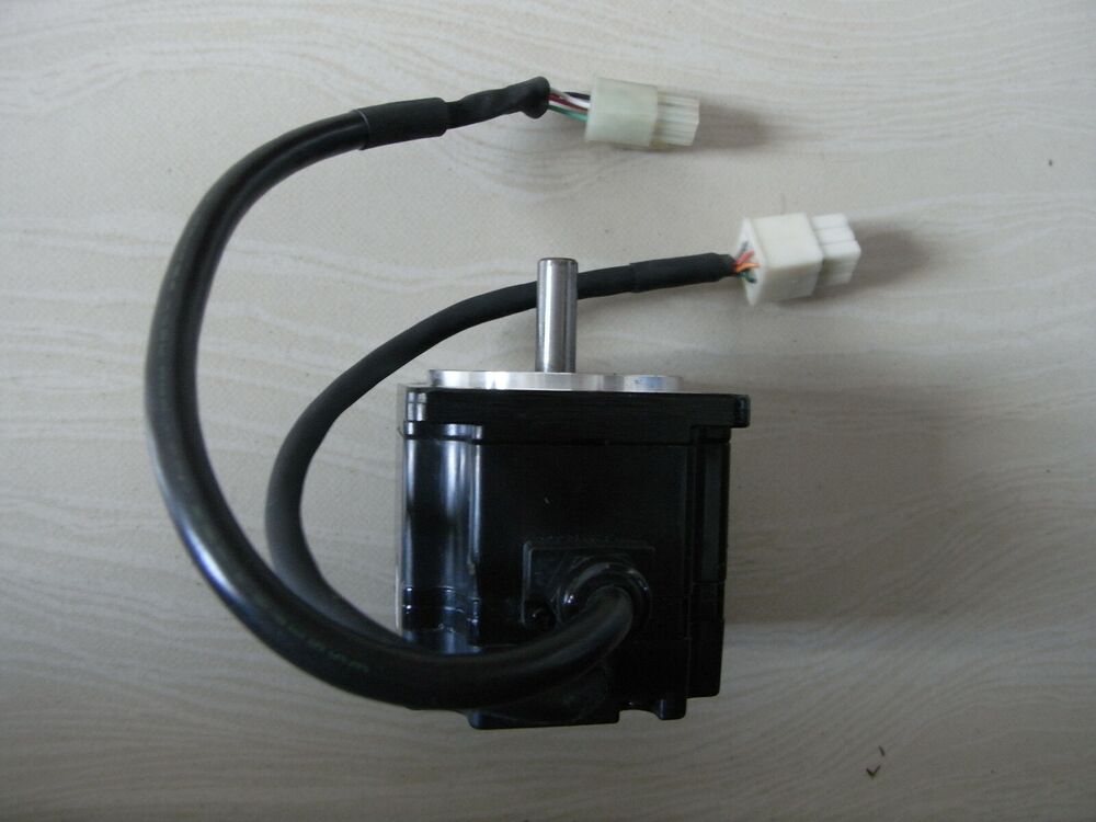 1PC New Yaskawa SGMP-02B314 Servo Motor Expedited Shipping SGMP02B314