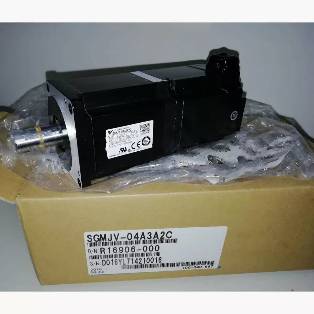 1PC New Yaskawa SGMJV-04A3A2C Servo Motor Expedited Shipping SGMJV04A3A2C