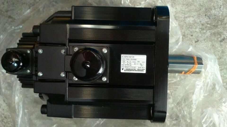 1PC Yaskawa SGMG-44A2ABB SERVO MOTOR SGMG44A2ABB New In Box Expedited Shipping DHL / UPS / FedEx