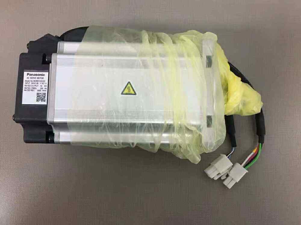 1PC New In Box Panasonic MHMD102G2C Servo Motor Expedited Shipping