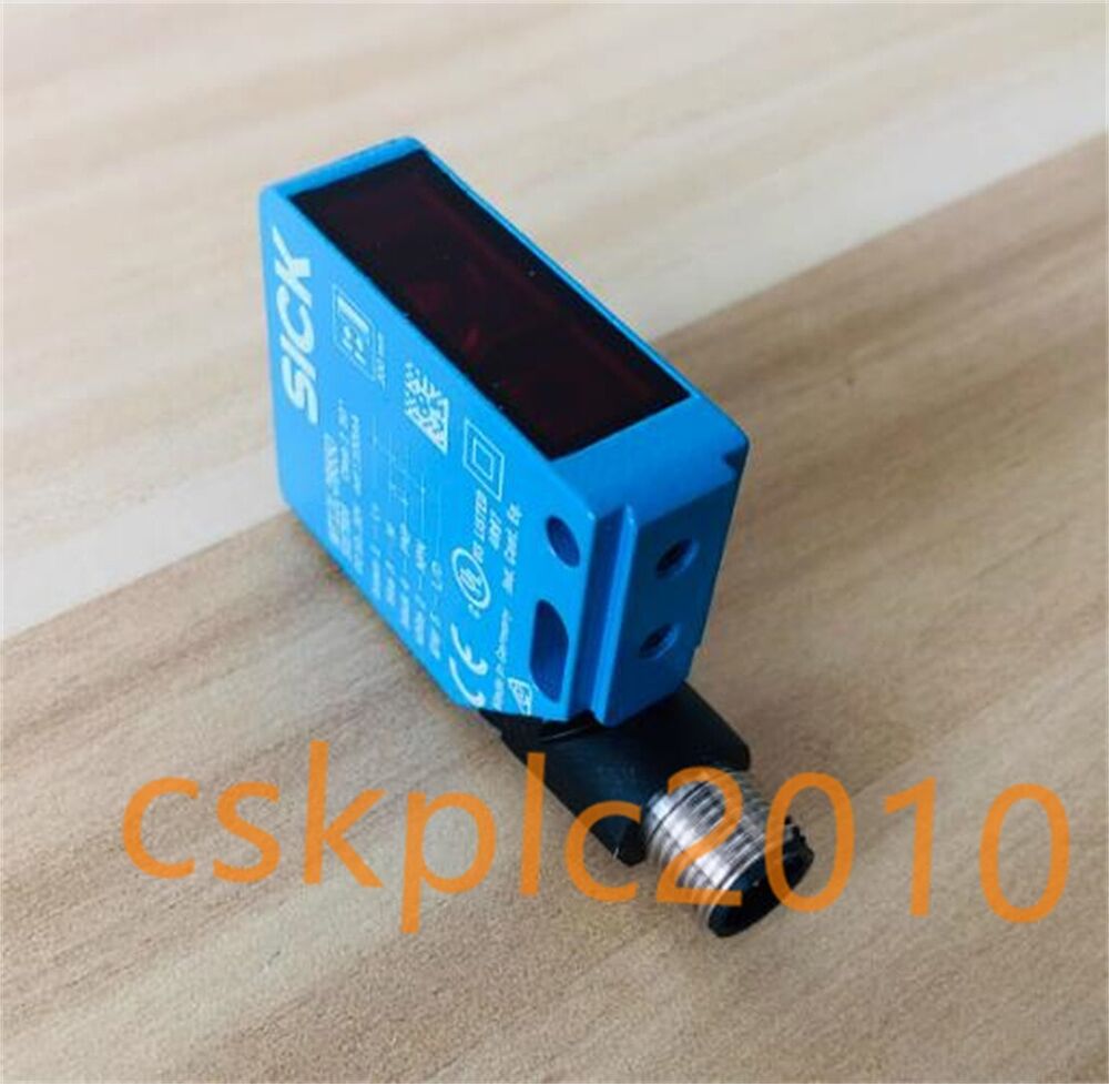 1 PCS NEW IN BOX SICK Photoelectric switch 1017904 WT12L-2B550