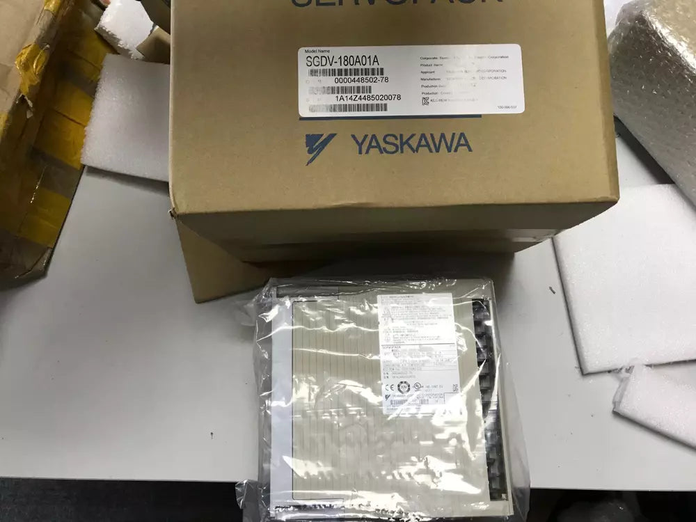1PC New Yaskawa SGDV-180A01A Servo Driver Expedited Shipping