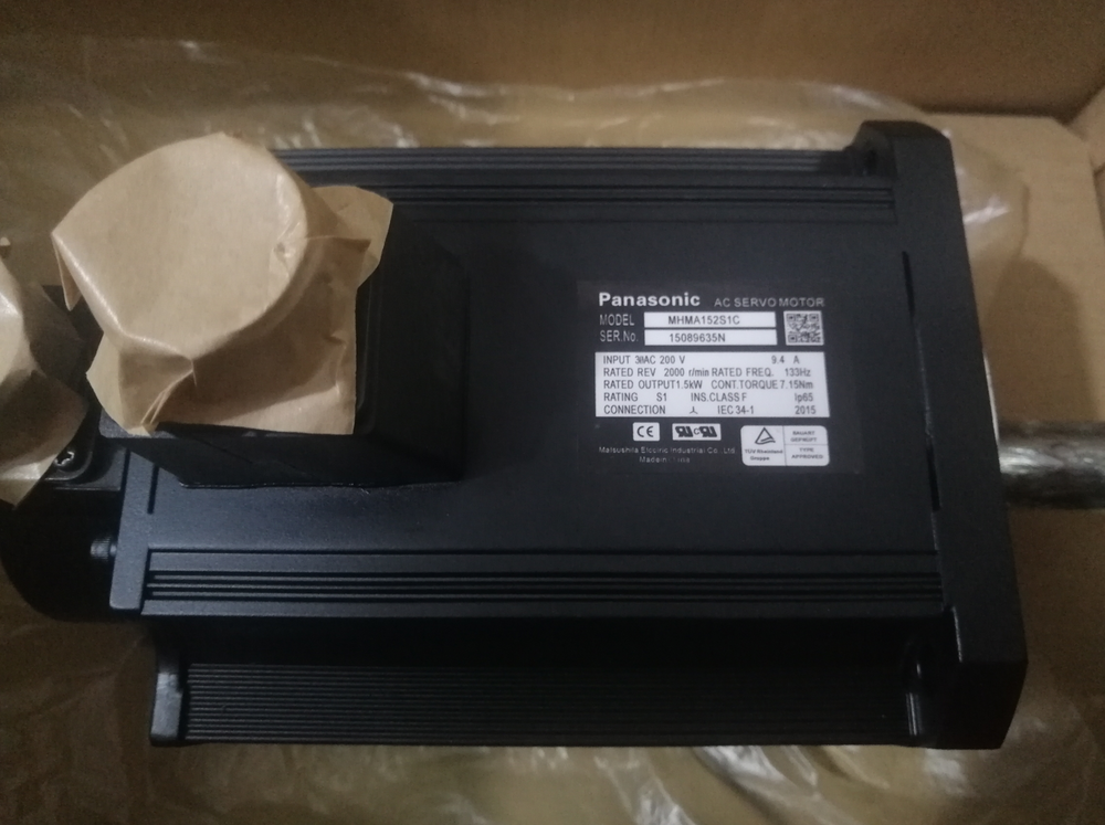 1PC New In Box Panasonic MHMA152S1C Servo Motor Expedited Shipping