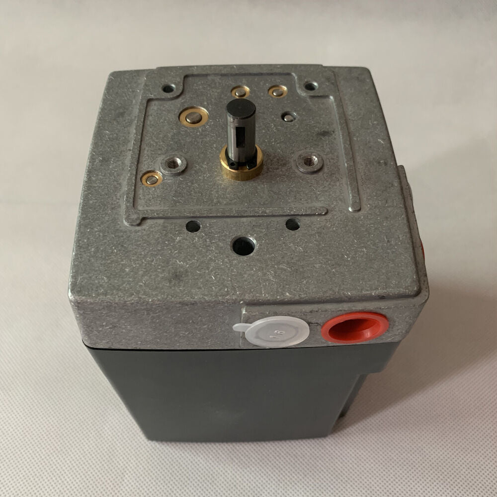 1PC Siemens SQM10.16562 Servo Motor New In Box Expedited Shipping DHL / UPS / FedEx