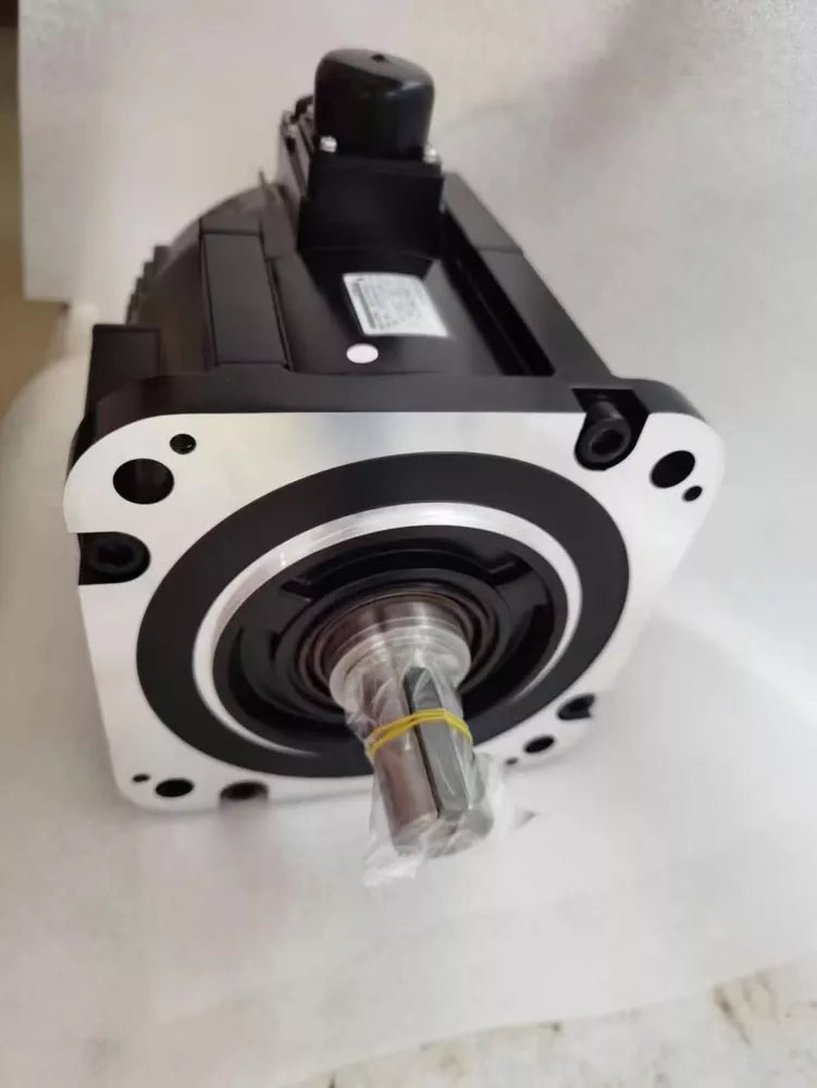 1PC New Yaskawa SGMRV-37ANA-YR13 Servo Motor Expedited Shipping