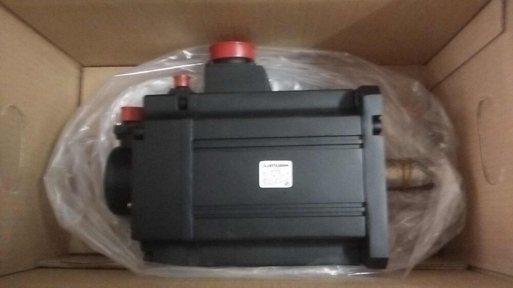 NEW Mitsubishi SERVO MOTOR HC453BS  UPS / DHL / Fedex