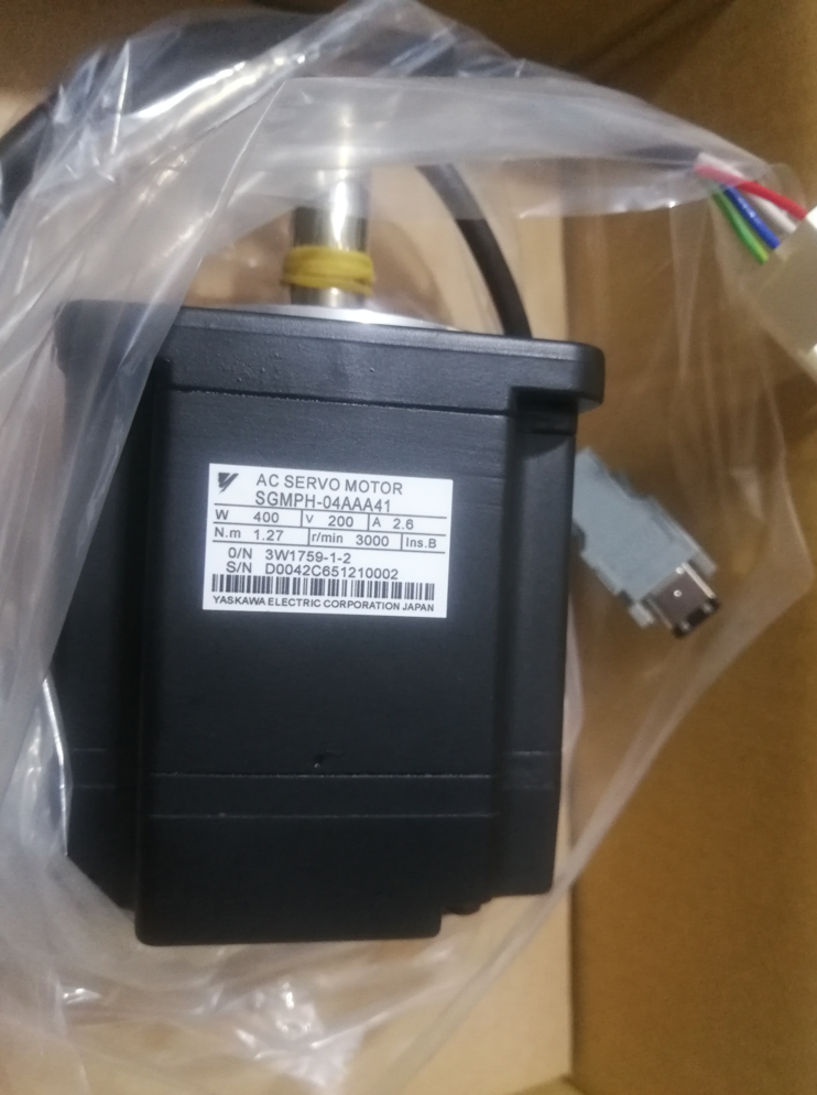 1PC New Yaskawa SGMPH-04AAA41 Servo Motor Expedited Shipping