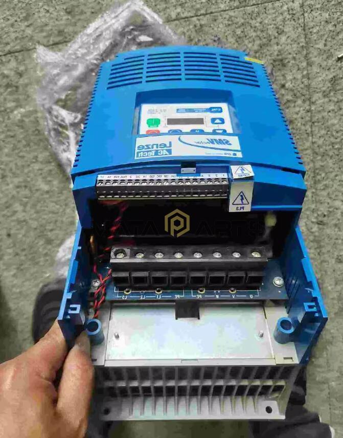 One Used Lenze Inverter ESV183N04TXB-CC 18.5KW