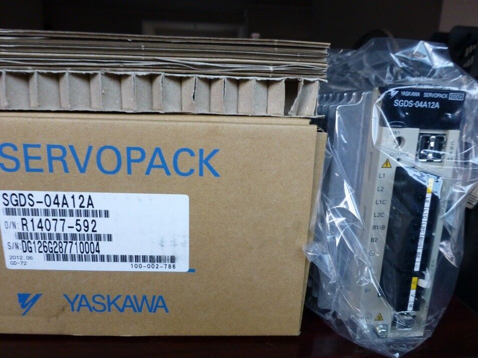 NEW YASKAWA AC SERVO DRIVER SGDS-04A12A SGDS04A12A FREE EXPEDITED SHIPPING DHL / UPS / FedEx