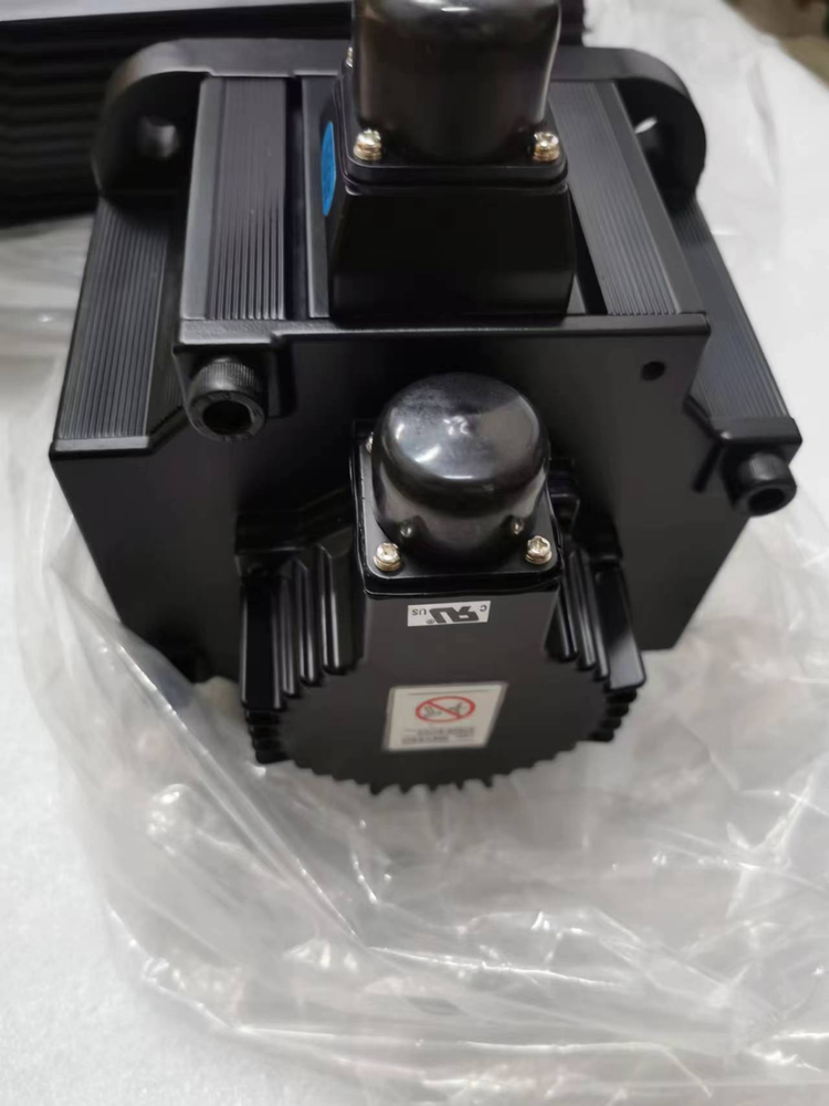 1PC New Yaskawa SGMGH-30DCA6F-OY Servo Motor Expedited Shipping SGMGH30DCA6FOY