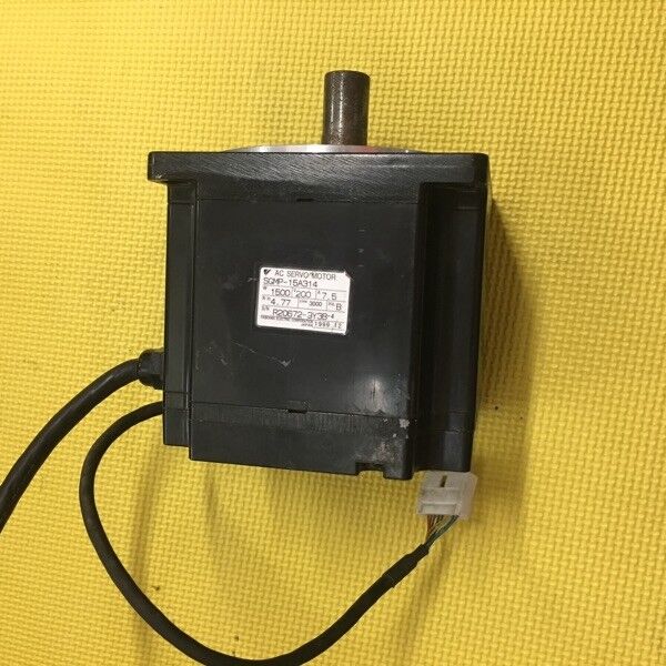 1PC New Yaskawa SGMP-15A314 Servo Motor Expedited Shipping SGMP15A314