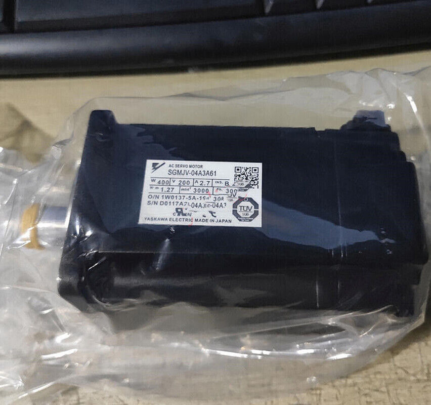 1PC New Yaskawa SGMJV-04A3A61 Servo Motor Expedited Shipping SGMJV04A3A61