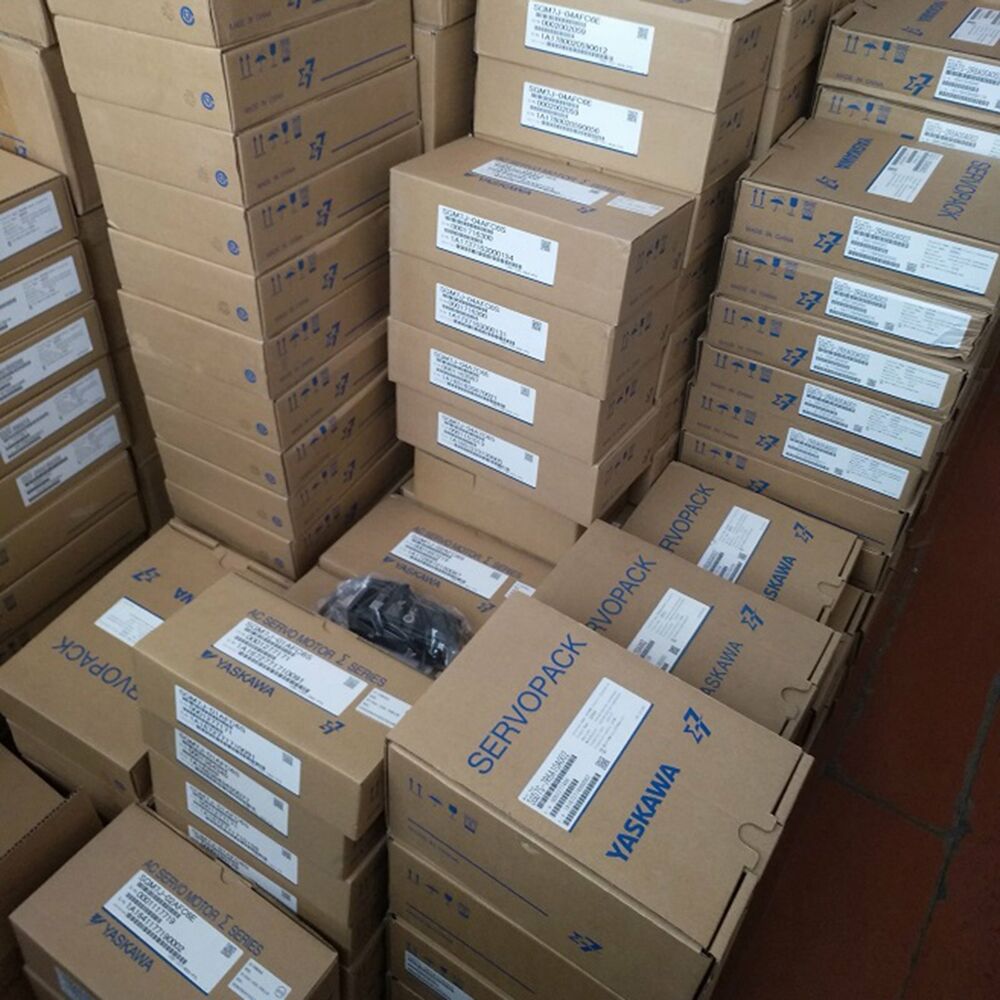 1PC New Yaskawa SGMPH-08AAA2B Servo Motor Expedited Shipping