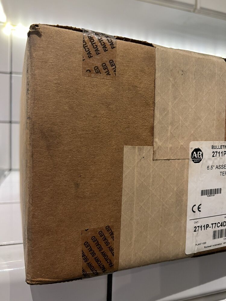 Factory-Sealed Allen Bradley 2711P-T7C4D8 PanelView Plus 6 700 Touch 2711PT7C4D8 DHL / UPS / FedEx