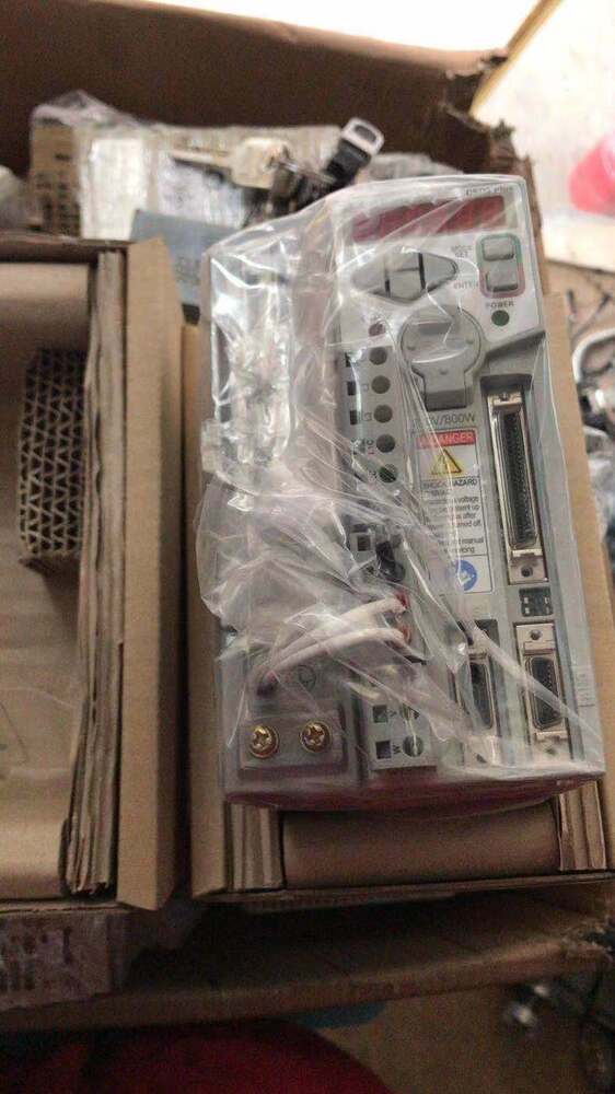 AB 2003-CSD3-08BX2 SERVO Driver New In Box 2003CSD308BX2 Expedited Shipping 1PC DHL / UPS / FedEx
