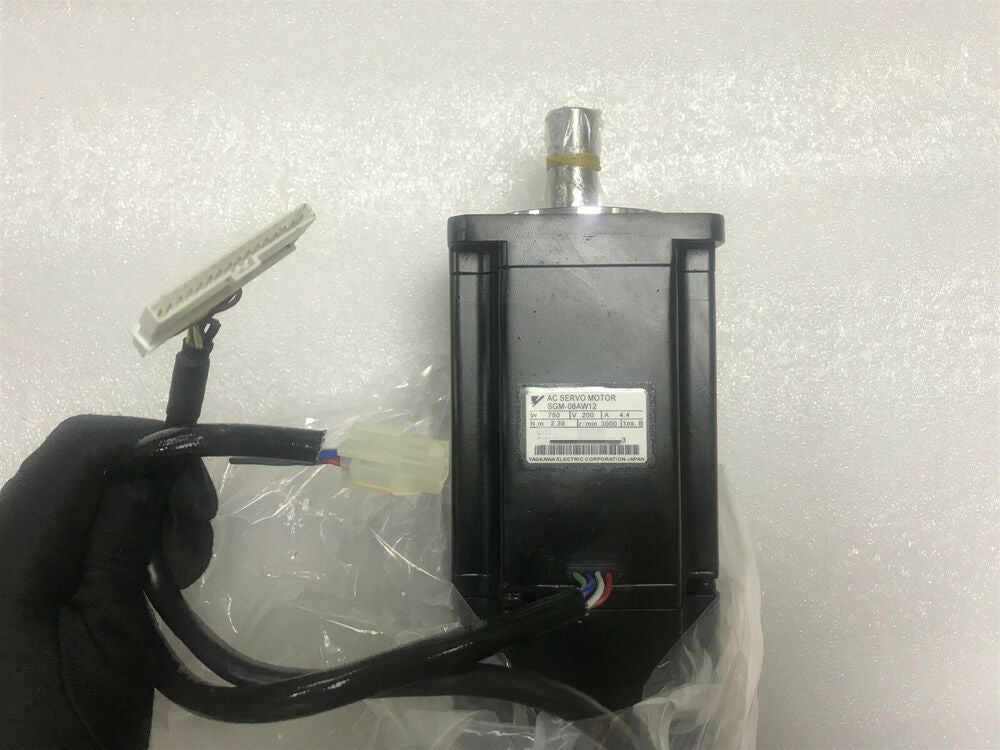 1PC New Yaskawa SGM-08AW12 Servo Motor Expedited Shipping SGM08AW12