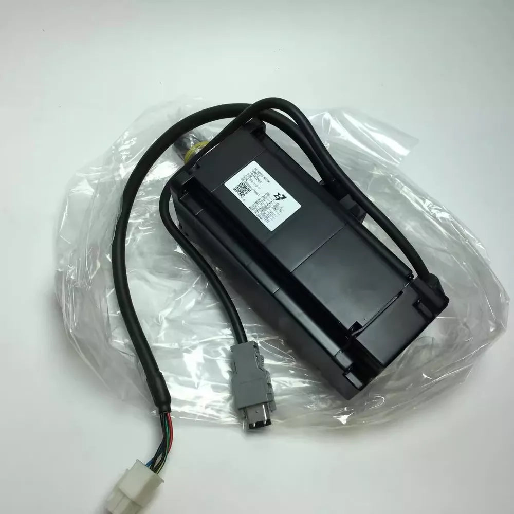 1PC New Yaskawa SGM7J-04A7D6C Servo Motor Expedited Shipping SGM7J04A7D6C