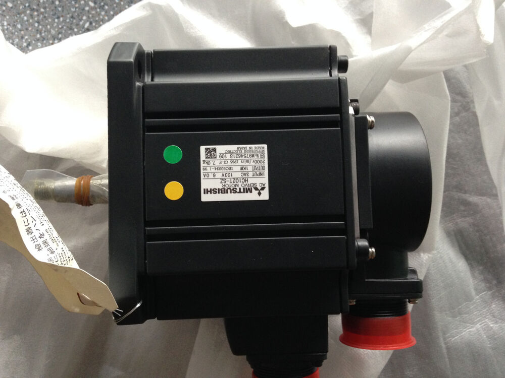 1PC MITSUBISHI HC102BT-SZ Servo Motor HC102BTSZ New In Box Expedited Shipping DHL / UPS / FedEx