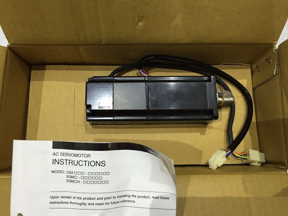 1PC New Yaskawa SGM-09AWFJ83 Servo Motor Expedited Shipping SGM09AWFJ83