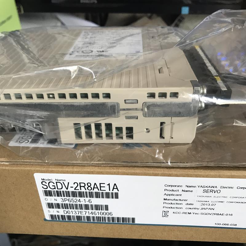 1PC New In Box Yaskawa SGDV-2R8AE1A Servo Drives Expedited Shipping