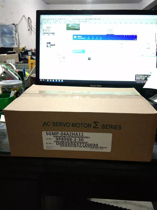1PC New Yaskawa SGMP-04A2HA11 Servo Motor Expedited Shipping SGMP04A2HA11