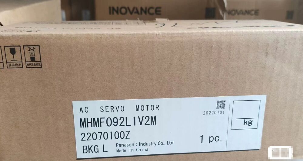 1PC New In Box Panasonic MHMF092L1V2M Servo Motor Expedited Shipping