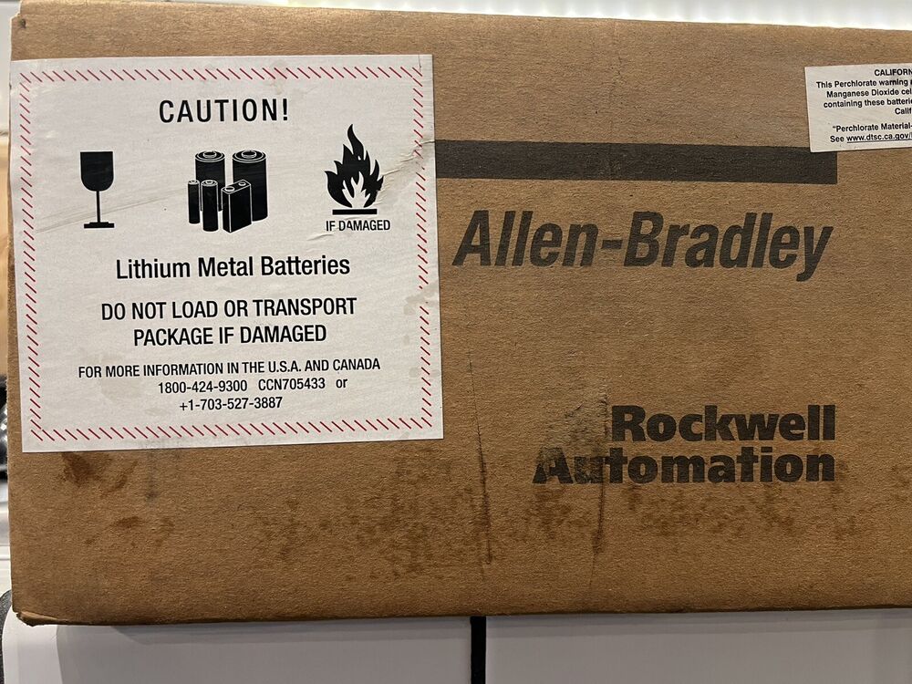 Factory-Sealed Allen Bradley 2711P-T7C4D8 PanelView Plus 6 700 Touch 2711PT7C4D8 DHL / UPS / FedEx