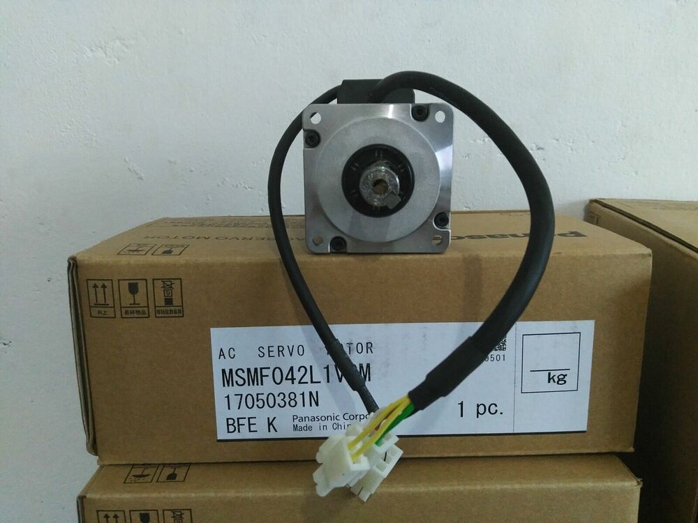 1PC New In Box Panasonic MSMF042L1V2M Servo Motor Expedited Shipping
