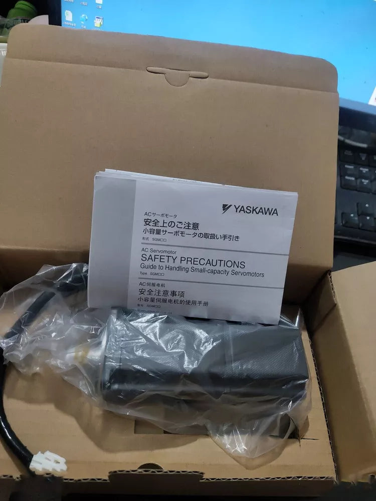1PC New Yaskawa SGMAH-01A1A41 Servo Motor Expedited Shipping SGMAH01A1A41