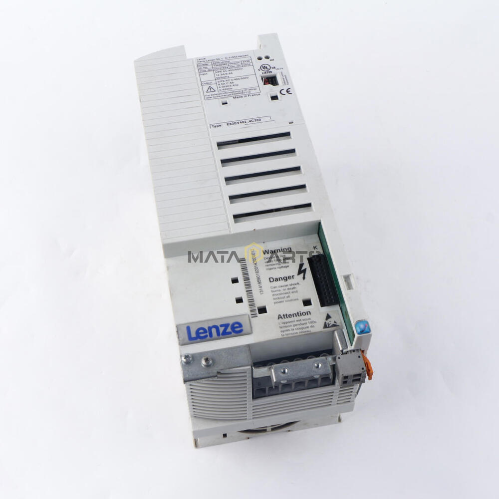 ONE USED LENZE E82EV402-4C200 E82EV402K4C200 E82EV402＿4C200