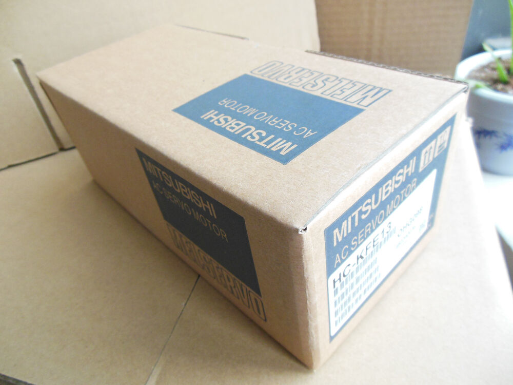 1PC MITSUBISHI HC-KFE13B SERVO MOTOR New In Box HCKFE13B Expedited Shipping DHL / UPS / FedEX