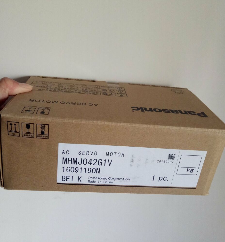 1PC New In Box Panasonic MHMJ042G1V Servo Motor Expedited Shipping