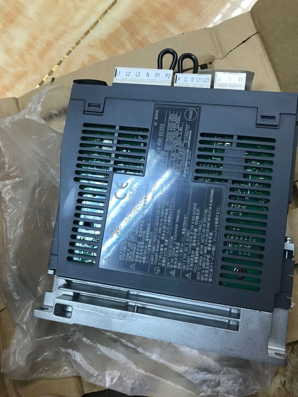 MITSUBISHI AC SERVO DRIVER MR-J3-40B-EE052 NEW FREE EXPEDITED SHIPPING DHL / UPS / FedEX