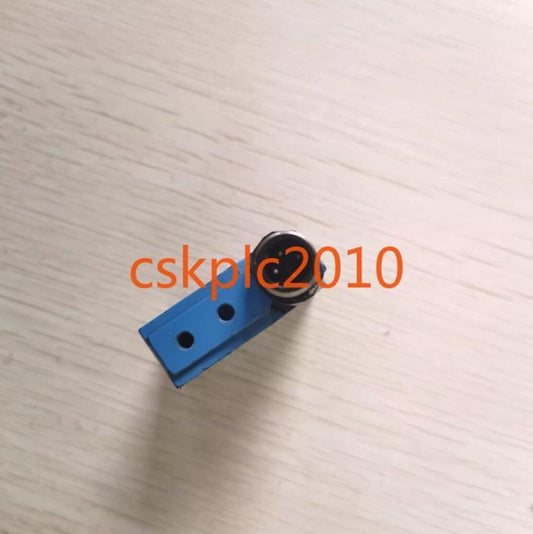 1PCS Original SICK photoelectric switch 1016150 WT12-2P440 in good condition